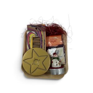 Kerstcadeau met wierookkegeltjes, houder en geurkussentjes